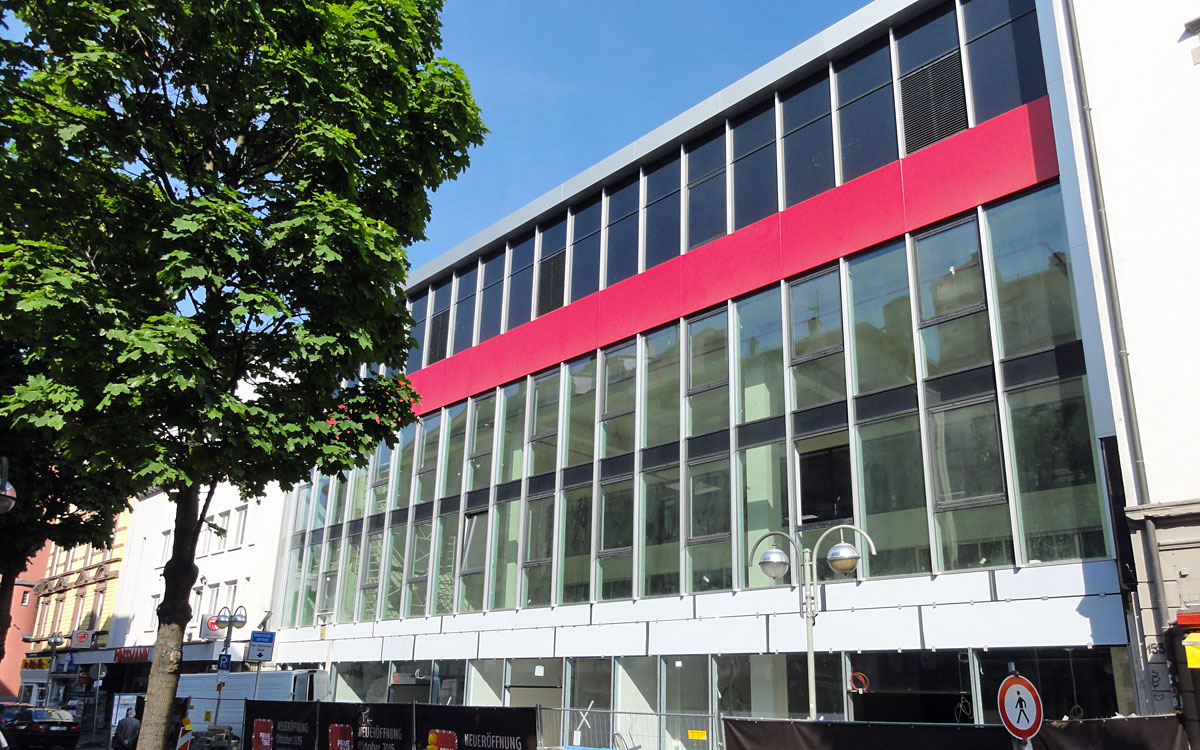 Spedenaktion der neuen dmDrogerie in Bornheim für das Frankfurter