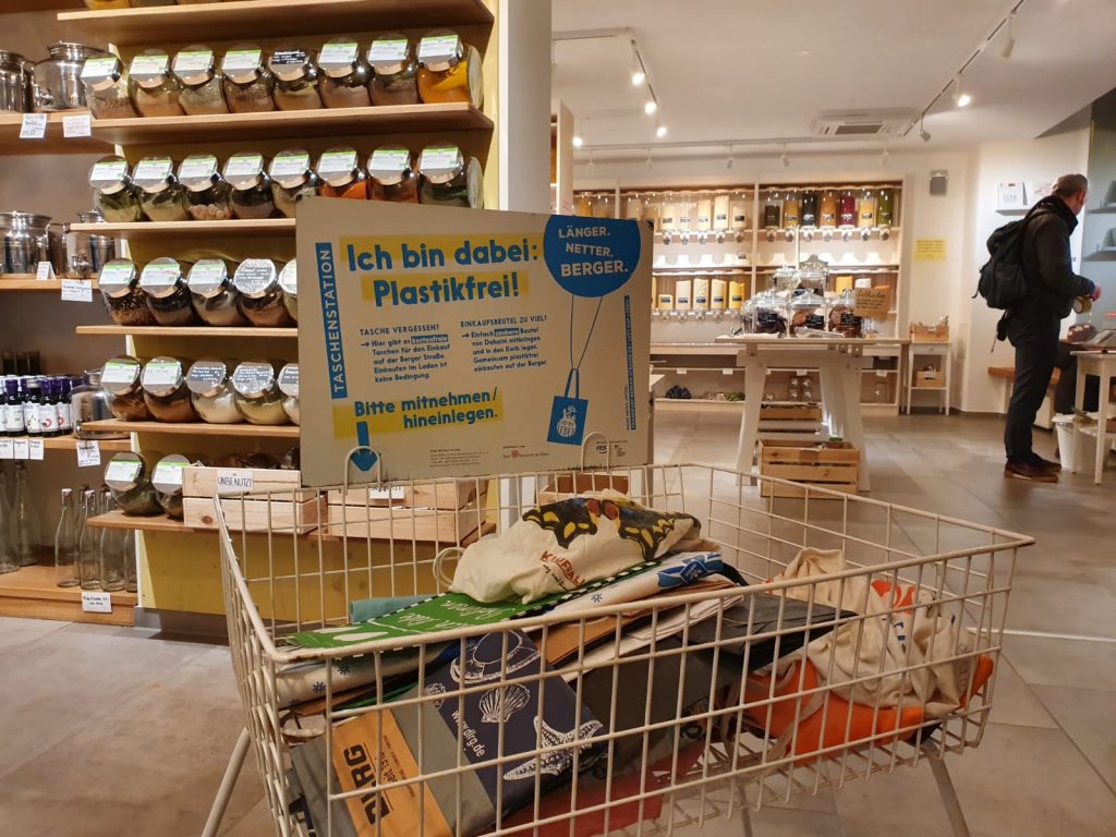 Taschenstationen, umweltfreundlich einkaufen