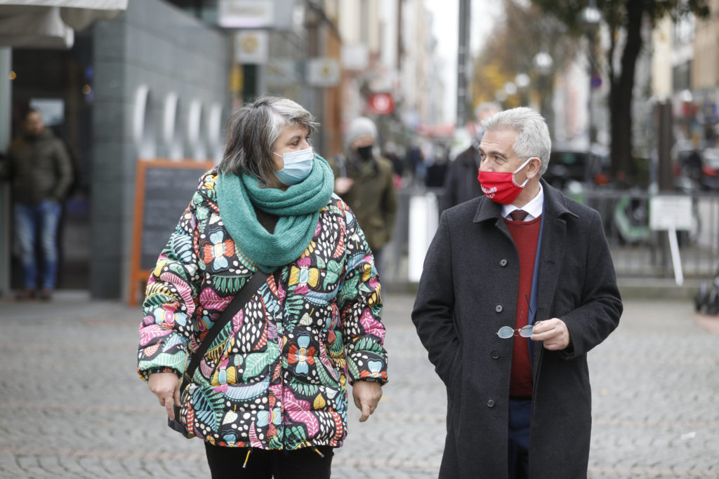 Treffen auf der Berger Straße mit OB Feldmann
