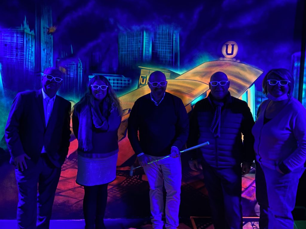 Bornheimer Aktionstag mit der Wifö beim Minigolf bei den Schwarzlichthelden