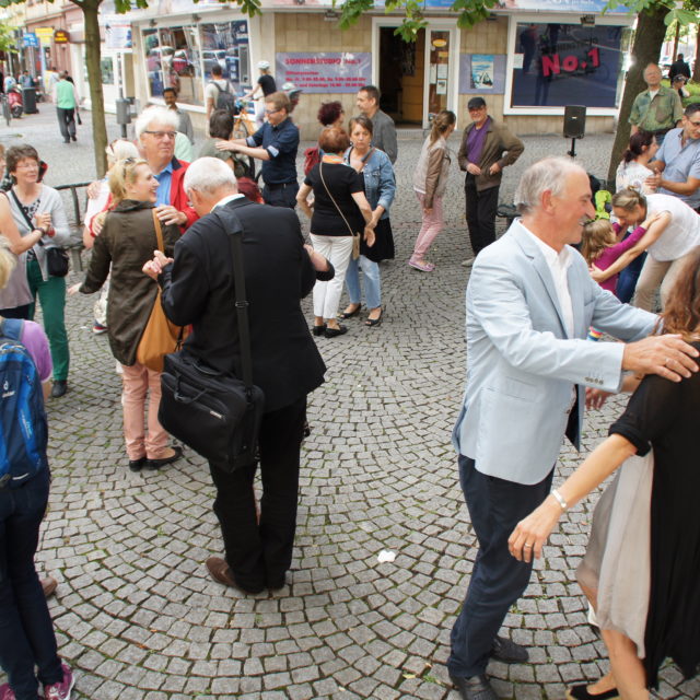 Stadtteilaktionen ‚Lust auf Leben – Mein Sommer in Bornheim‘ für 2016 beendet – Guerilla-Häkeln beginnt