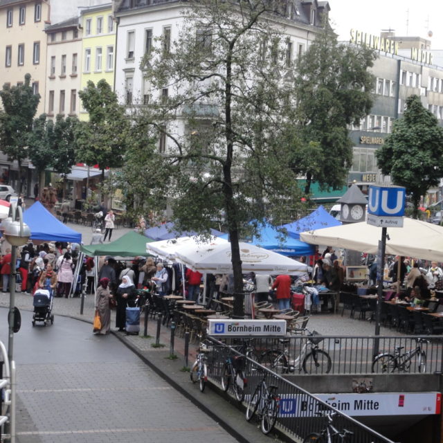 IGFM-Flohmarkt beim Uhrtürmchen